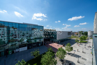 Nájem bytu 2+kk, ulice Jantarová, Rezidence Nová Karolina, M - 12