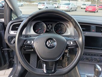 Volkswagen Golf 1,6 TDI,81KW,SERVIS,NAVI,TAŽNÉ - 12