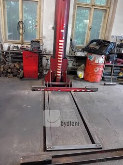 Prodej stavebního pozemku s obchodním objektem 2190 m2 Oltyn - 12