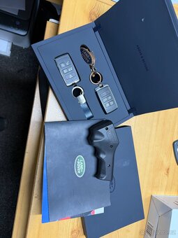 Land Rover Defender 110 3,0D 250 MHEV AWD Offroad paket - 12