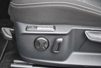 Volkswagen Passat 1.5 TSI 110kW DSG ACC DPH ČR 1.MAJITEL - 12