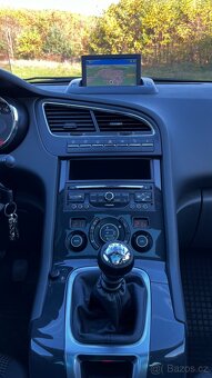 Peugeot 5008 2.0 HDI ALLURE 7.míst pouze 88500km - 12