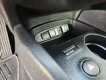 SEAT LEON 1.4i MPI 1.MAJITEL r.v.2012 - 12