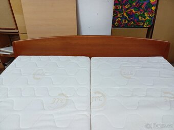 Prodám krásné kvalitní letiště z masivu zn.Hülsta 200 x 200 - 12
