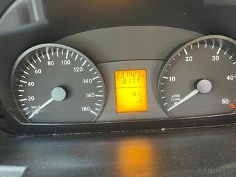 Mercedes-Benz Sprinter - 12