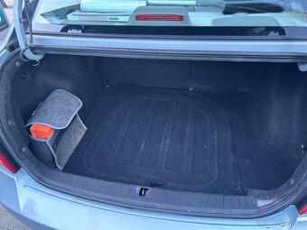 Hyundai Accent 1.4 - 12