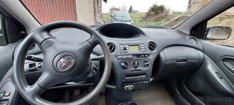 Toyota Yaris 1.3 r.v.2004 - 12