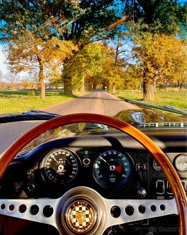 🏁 Jaguar E-Type Series 2 4.2 2+2 (1970) - 12