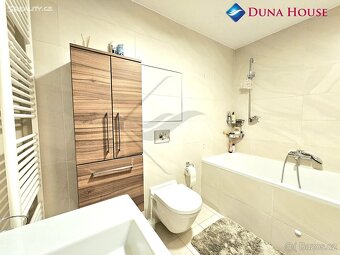 Pronájem bytu 1+kk 64 m² Ke Kapslovně, Praha - Žižkov - 12