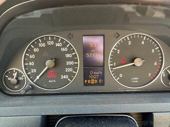 Mercedes-Benz A150, rok 2009, benzín, automat 1.5 benzín - 12