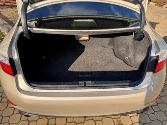 Lexus ES 350 V6 3.5L - 12