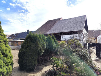 prodej 1/2 Domu + velká zahrada a garáž  k tomu. - 12