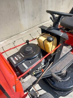 Prodám zahradní traktor MTD 12Hp - 12