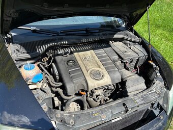 Škoda Octavia 2 RS - 2,0 TFSI - 12