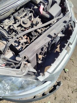 Havarovaný Peugeot 307 - 12
