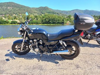 Honda CB750 Seven Fifty - 12