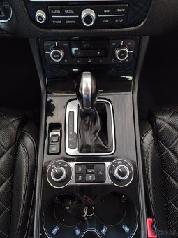 VW Touareg 3.0 TDI 193 kW R-Line Executive Edition - 12