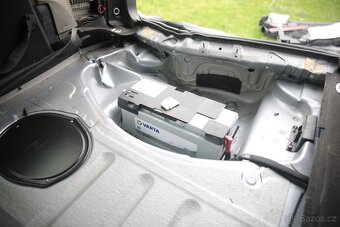 Audi RS4 Avant B7 4.2FSI 309kW RECARO - havarované - 12