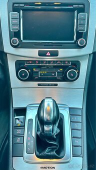 Volkswagen Passat B7 Variant Highline 125kW DSG 4MOTION - 12