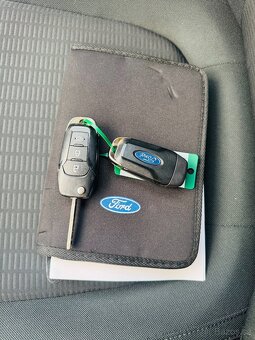 Ford Focus  1.5TDCI Trend-1.MAJITEL -ČR - 12