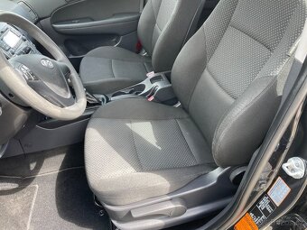 Hyundai  I30 1,4i 80kw rok 2011 najeto 118000km - 12