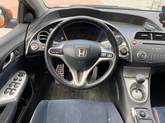 Honda Civic 1.4i, 61 kW, r. 10/2008, klima, ALU, nová STK - 12