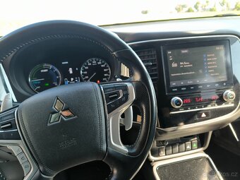 Mitsubishi Outlander 2.4 PLUG-IN HYBRID 4WD Basis Spirit2020 - 12