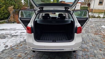 VW PASSAT B7 4x4 DSG 2.0 TDI 130 KW.NAVI.TEMPOMAT.TAŽNÉ.ALU. - 12