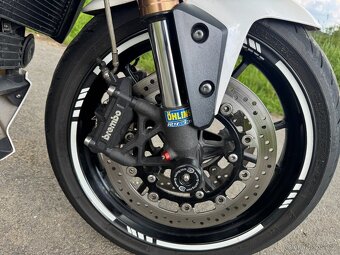 Triumph speed triple 1050 - 12
