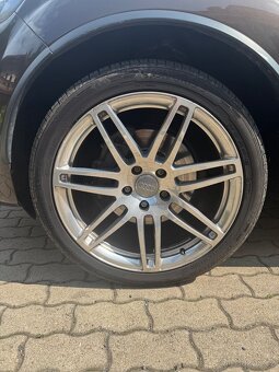 Audi Q7 3.0TDI 180kw ČR původ. - 12