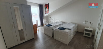 Pronájem atypického bytu, 114 m², Praha, ul. Zborovská - 12