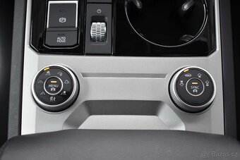 Volkswagen Touareg 3.0TSi.RLINE.BLACK.TAŽNÉ.AIR.SERVIS VW - 12