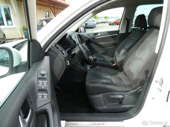 Volkswagen Tiguan 2.0 TDi 81kW závěs, klima, 2.majitel - 12