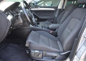 Volkswagen Passat 2.0TDi COMFORTLINE NAVI ČR 1M - 12