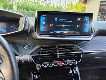 Peugeot 2008 GT 130 ,8 rychlostní automat,23 TKM - 12
