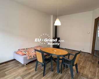 Varnsdorf - prodej činžovního domu - 860 m2 s pozemkem - 12