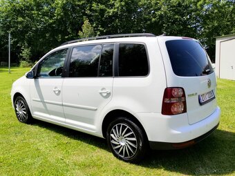 Volkswagen Touran 1.4TSi 2010 zánovní STK - levně - 12