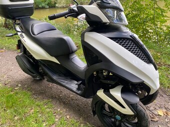 Piaggio Mp3 300 Yourban LT (2018) - 12