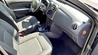 Málo jetá  velice zachovalá Dacia Sandero 16V-motor 4 válec. - 12