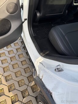 Tesla Model Y Performance 393kW 2022 - 12