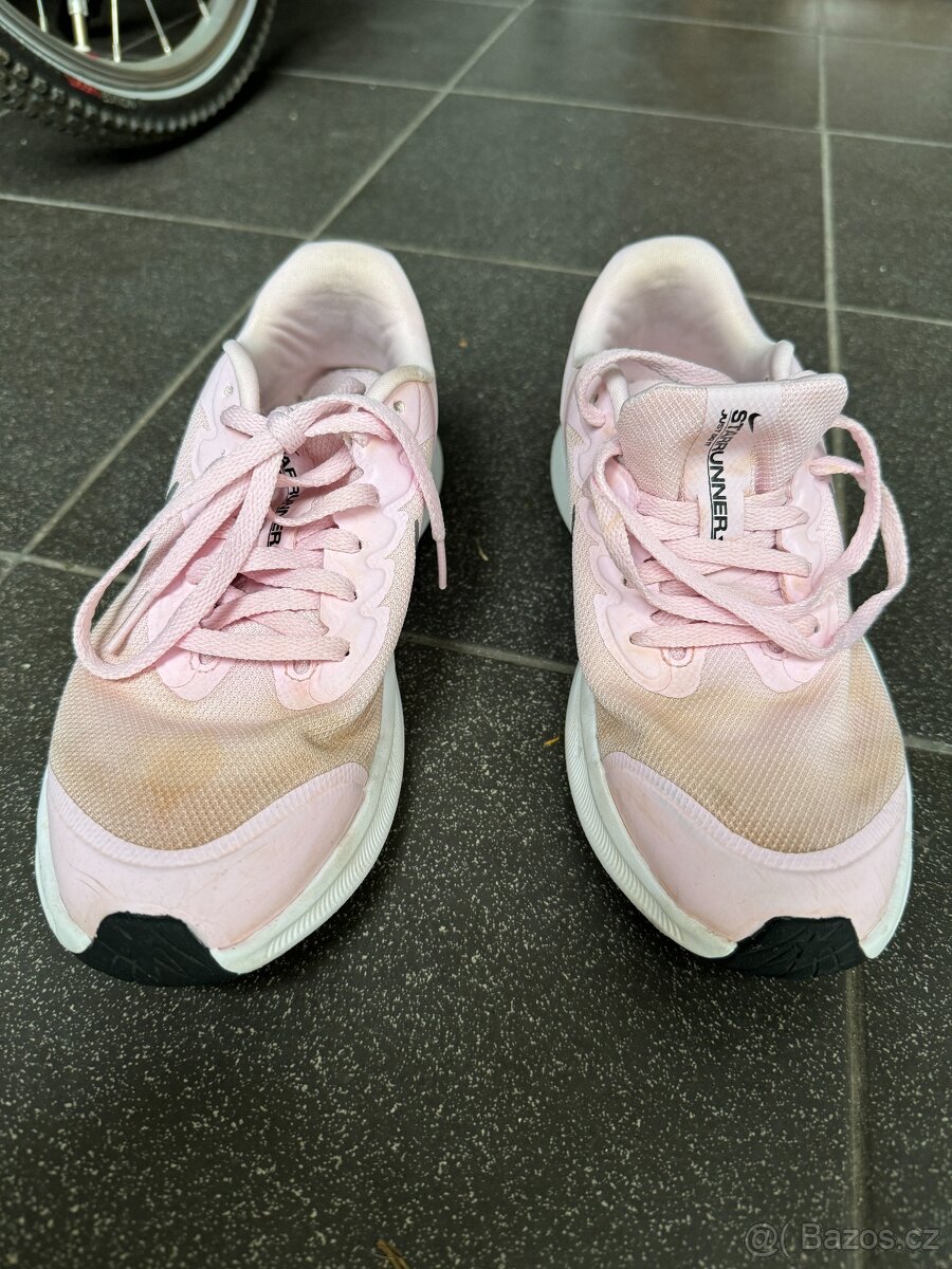 PRODÁM KVALITNÍ TENISKY NIKE, VELIKOST 36 - 13