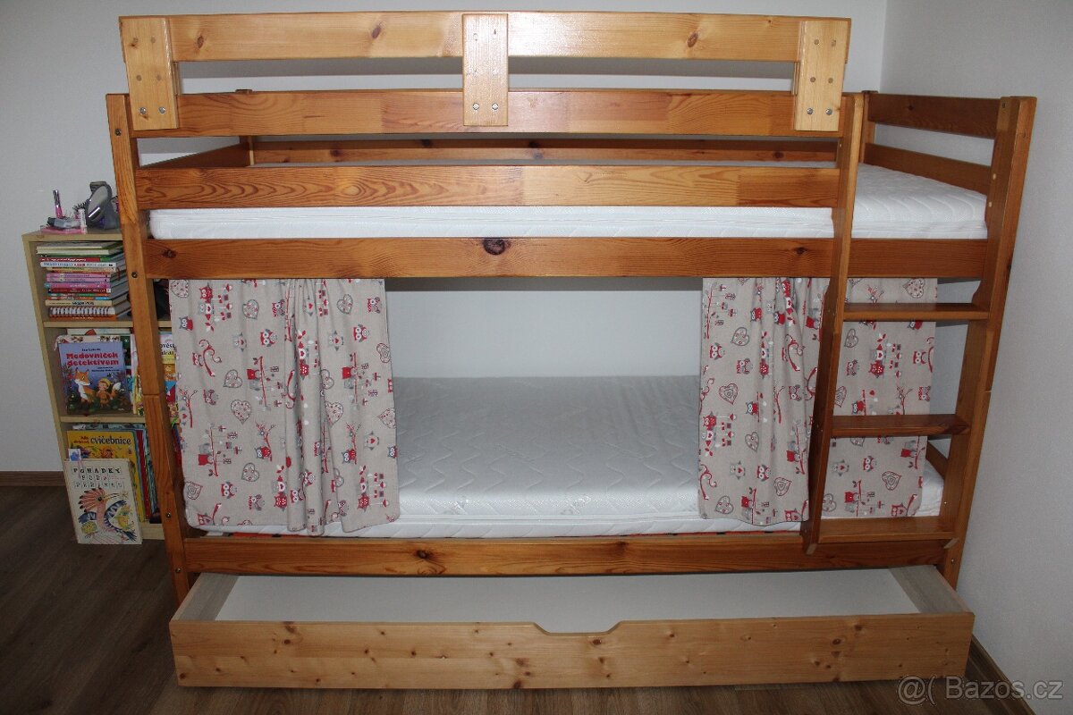 Patrová postel z masivu, palanda - 13