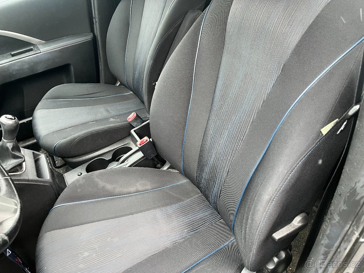 Mazda 5 2,0i 110kW 7 míst - 13