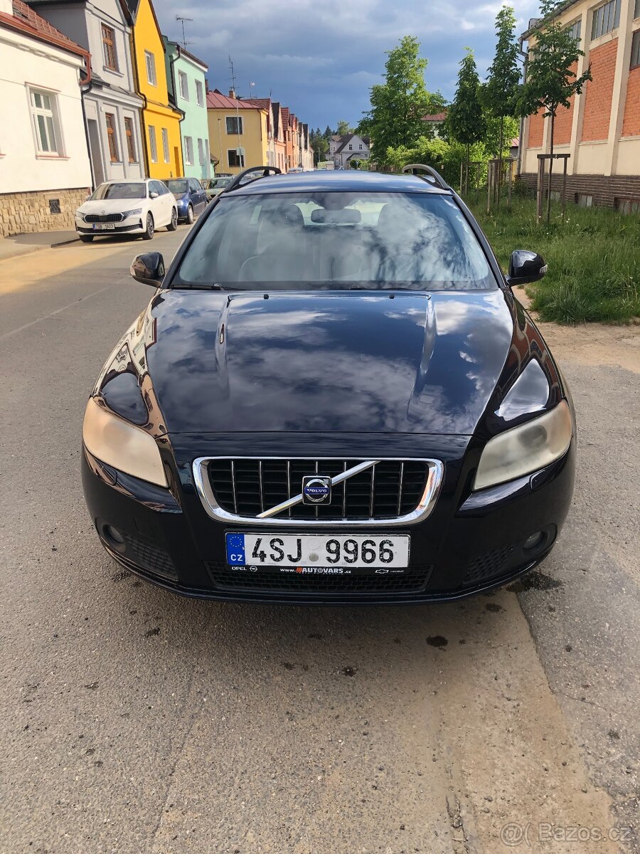 Prodám Volvo V70 2,4 D5 120kw - 13