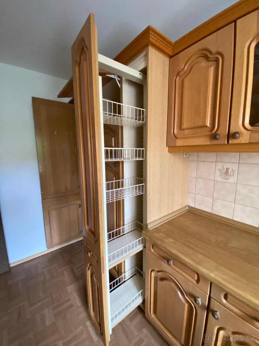 Hnědá kuchyňská linka z Německa se spotřebiči - 13