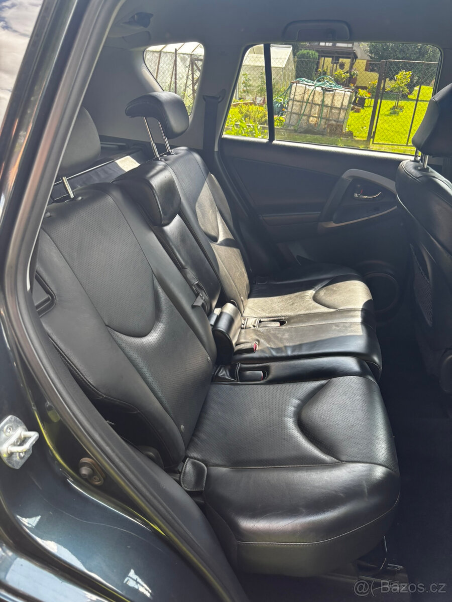 Toyota Rav4 2.2D-CAT 130kW, 4x4, SUV, Manual, Klima, Tažné - 13