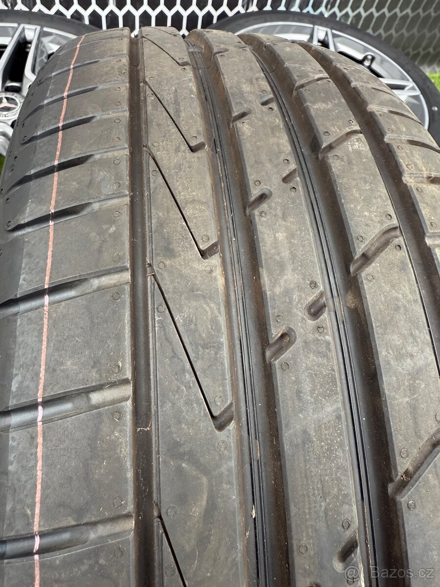 Originál alu kola Mercedes CLA R18 AMG letní - 13