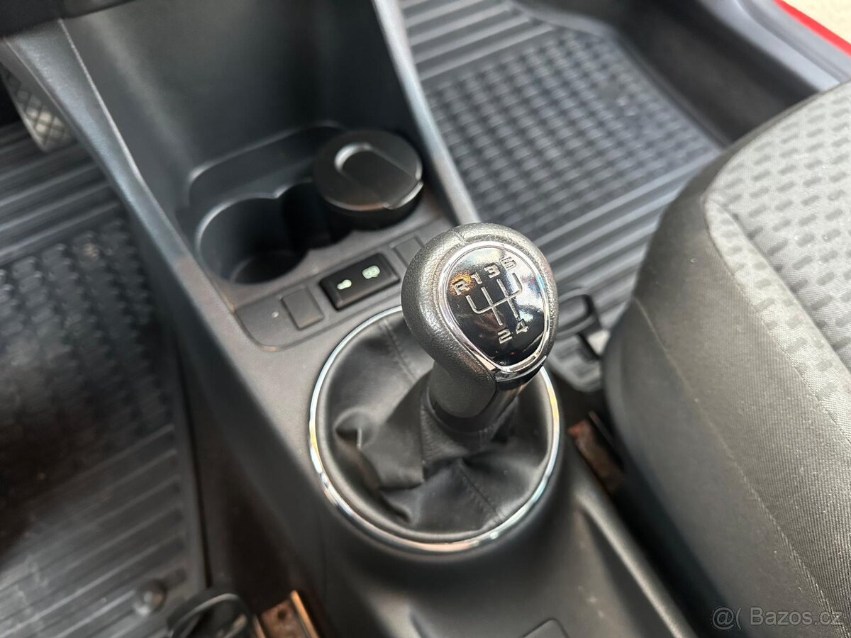 Škoda Fabia Combi 1.2TSi 77kW Ambiente 5/2012 - 13