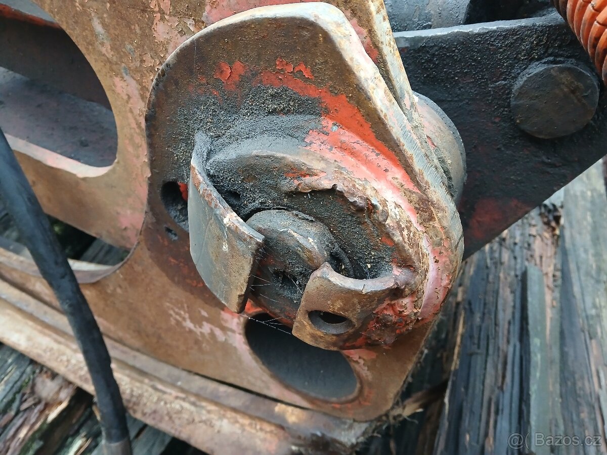 Kleště na kulatinu. - 13