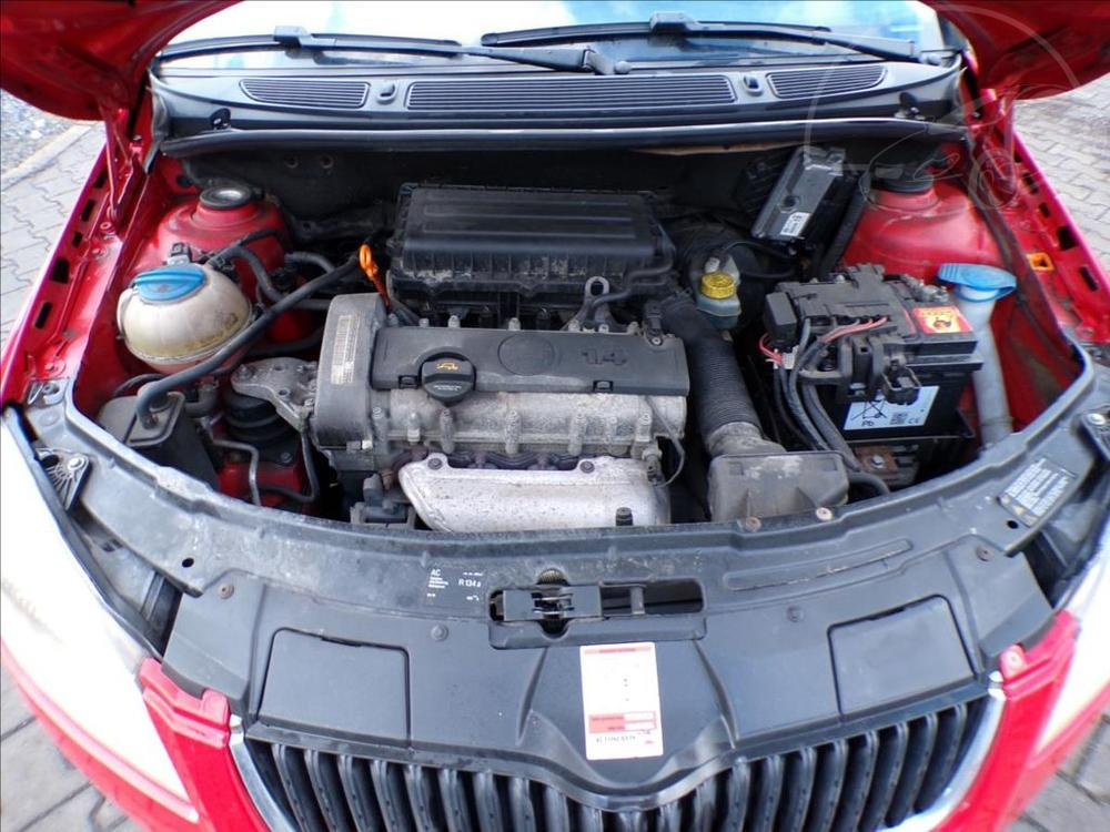 Škoda Roomster 1,4 16V STYLE - 13